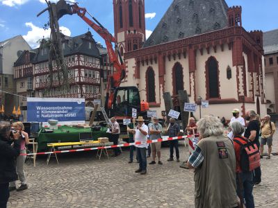 Mahnwache „Wasserentzug + Klimawandel = Der Naturraum stirbt!“ 
